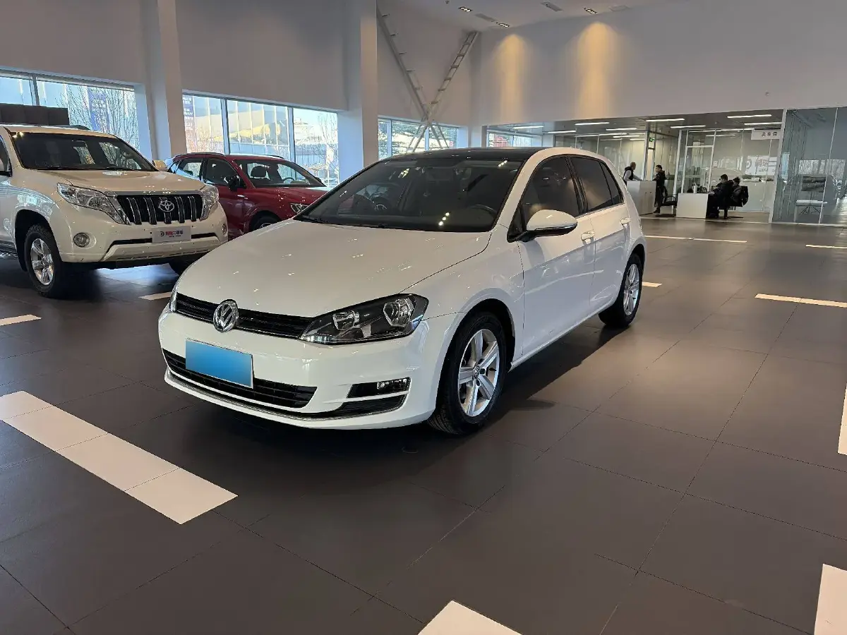 2014 Volkswagen Golf 1.4T 131HP L4 7DCT