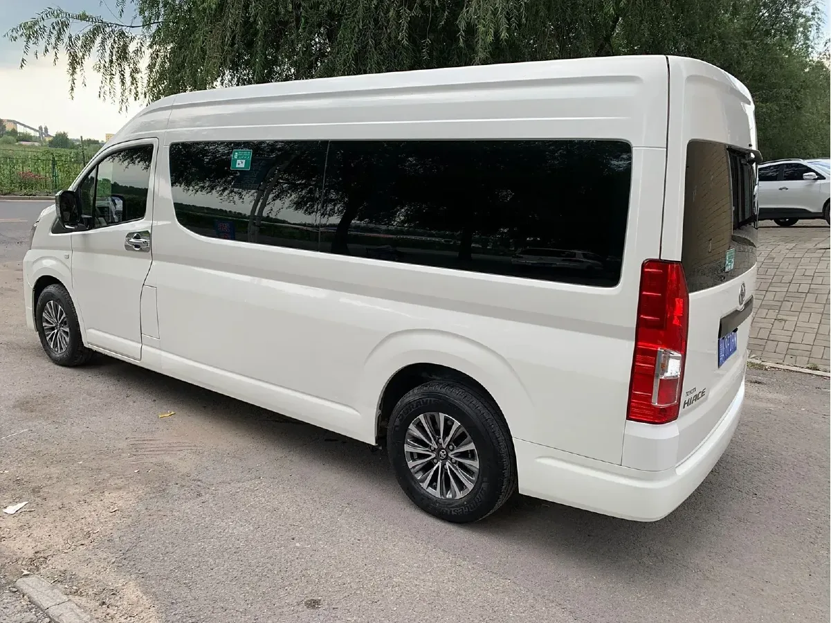2011 Toyota Hiace 2.7L 154HP L4 4AT,autocango,china used car exporter,china ev exporter,chinese used car exporter,chinese used ev exporter