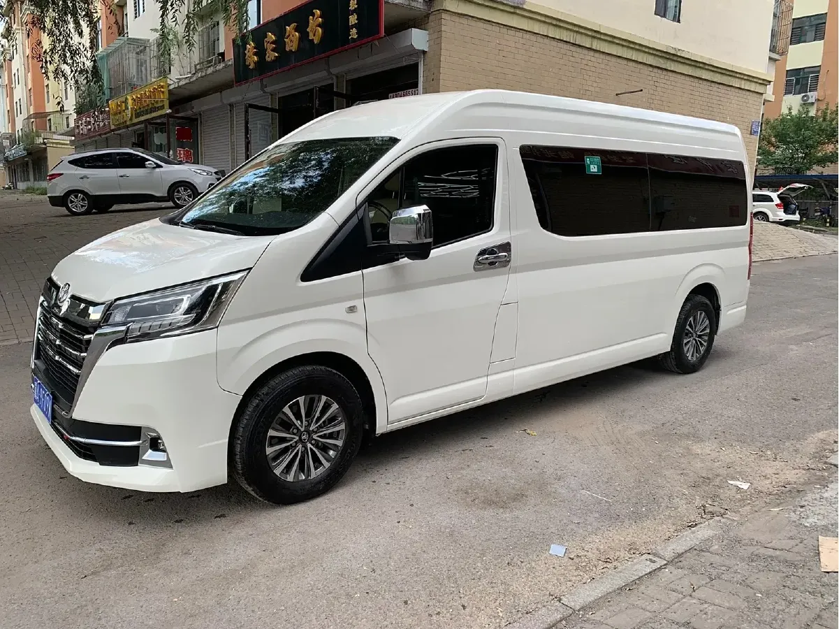 2011 Toyota Hiace 2.7L 154HP L4 4AT,autocango,china used car exporter,china ev exporter,chinese used car exporter,chinese used ev exporter