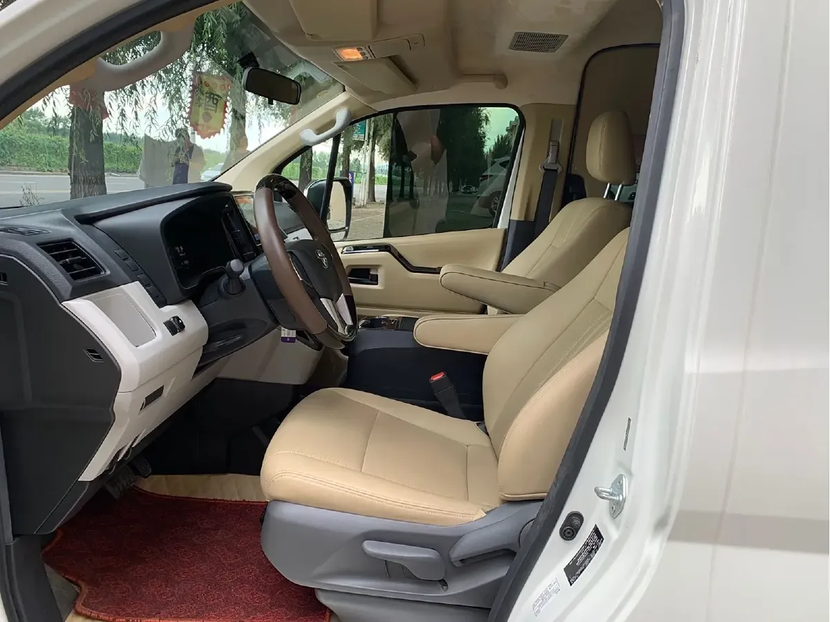 2011 Toyota Hiace 2.7L 154HP L4 4AT,autocango,china used car exporter,china ev exporter,chinese used car exporter,chinese used ev exporter