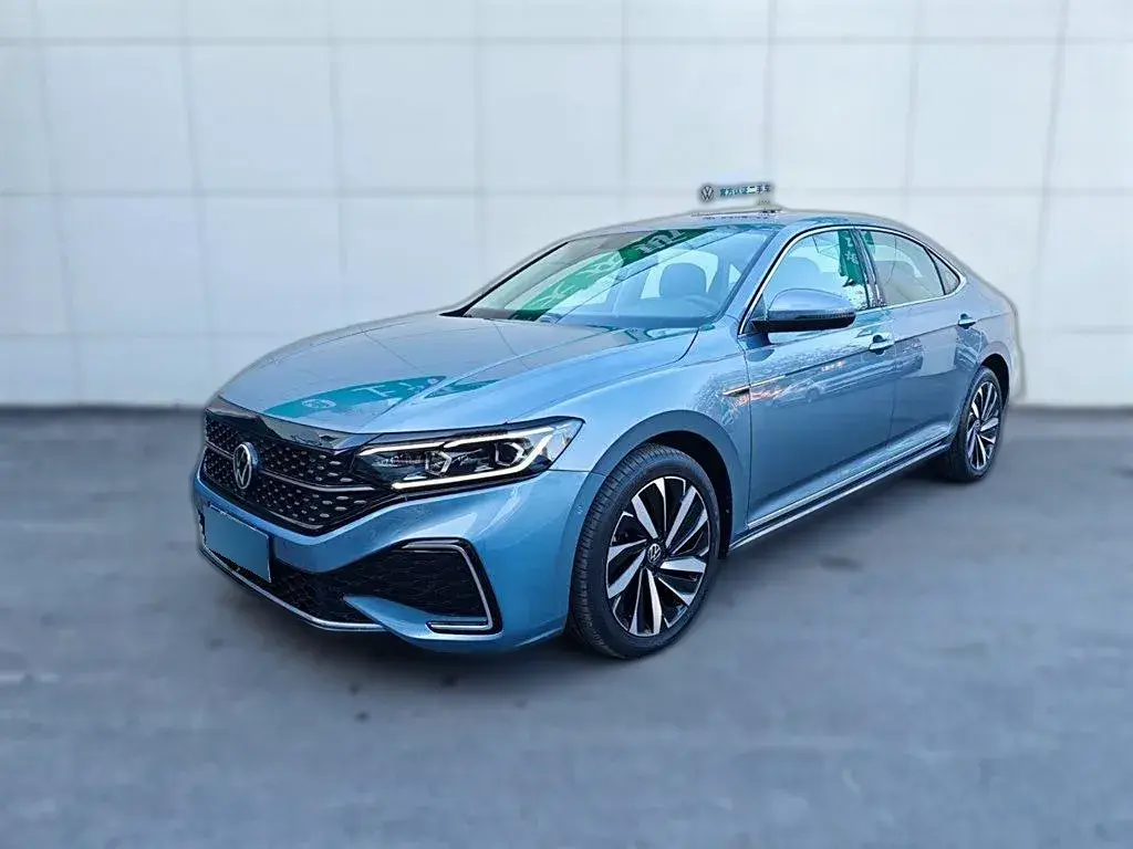 2022 Volkswagen Passat 2.0T 186HP L4 7DCT