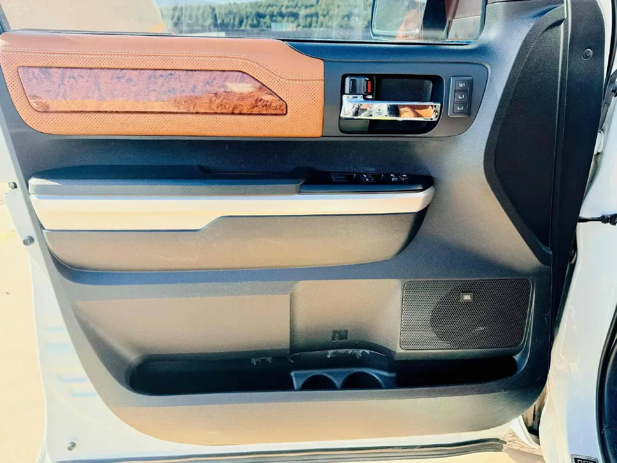 2014 Toyota Tundra 5.7L 386HP V8 6AT,autocango,china used car exporter,china ev exporter,chinese used car exporter,chinese used ev exporter