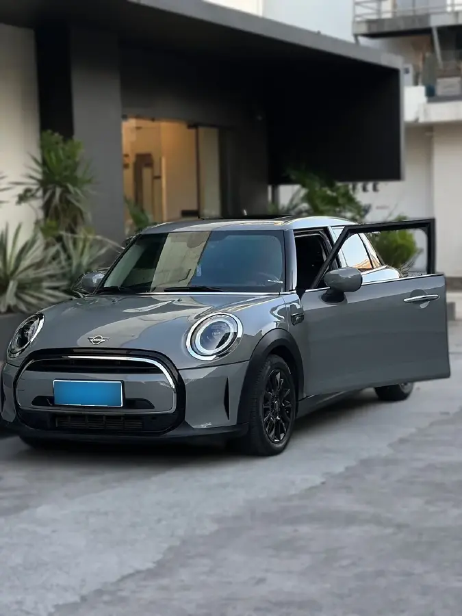 2022 MINI MINI 1.5T 102HP L3 7DCT