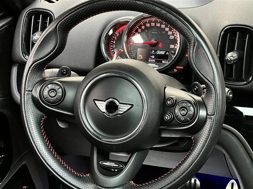 2017 MINI JCW COUNTRYMAN 2.0T 231HP L4 8AT,autocango,china used car exporter,china ev exporter,chinese used car exporter,chinese used ev exporter