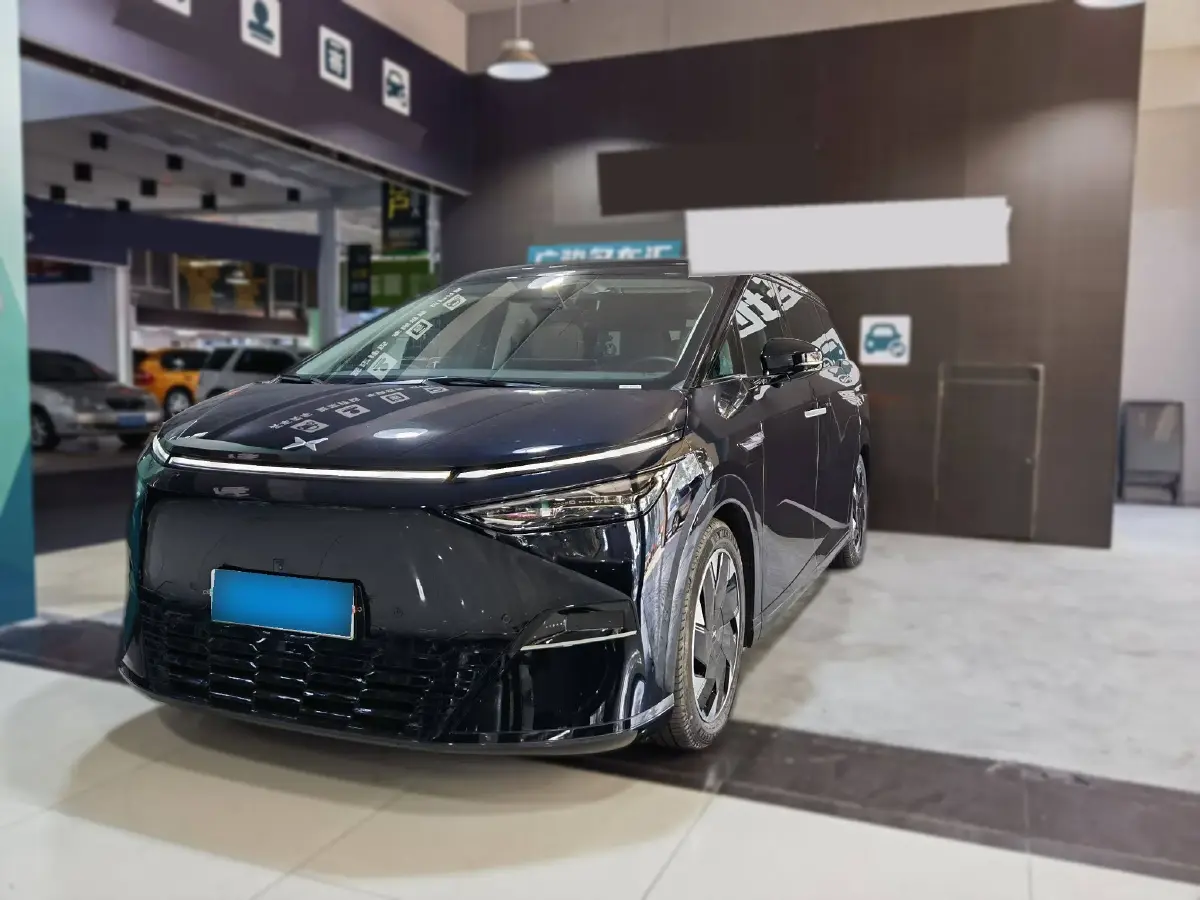 2024 Xpeng X9 BEV 101.5KWH