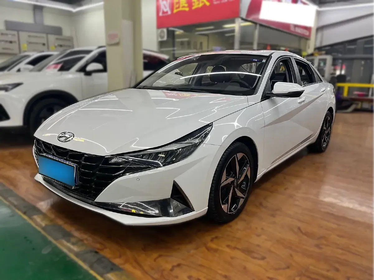 2022 Hyundai Elantra 1.5L 115HP L4 CVT