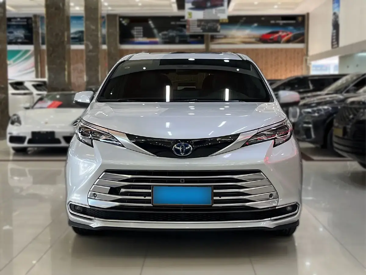 2021 Toyota Sienna 2.5L 192HP L4 E-CVT Hybrid