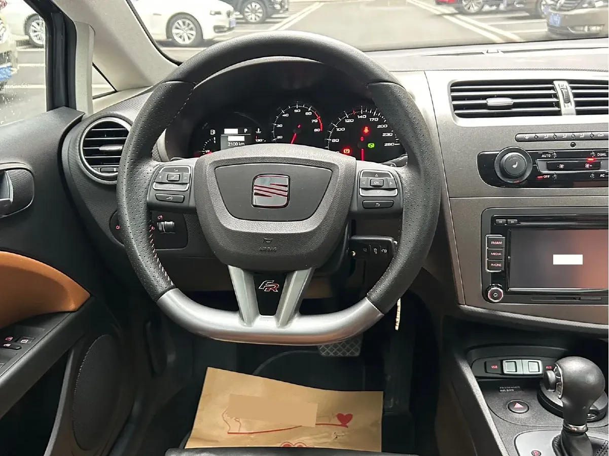 2012 Seat Leon 1.8T 160HP L4 7DCT,autocango,china used car exporter,china ev exporter,chinese used car exporter,chinese used ev exporter