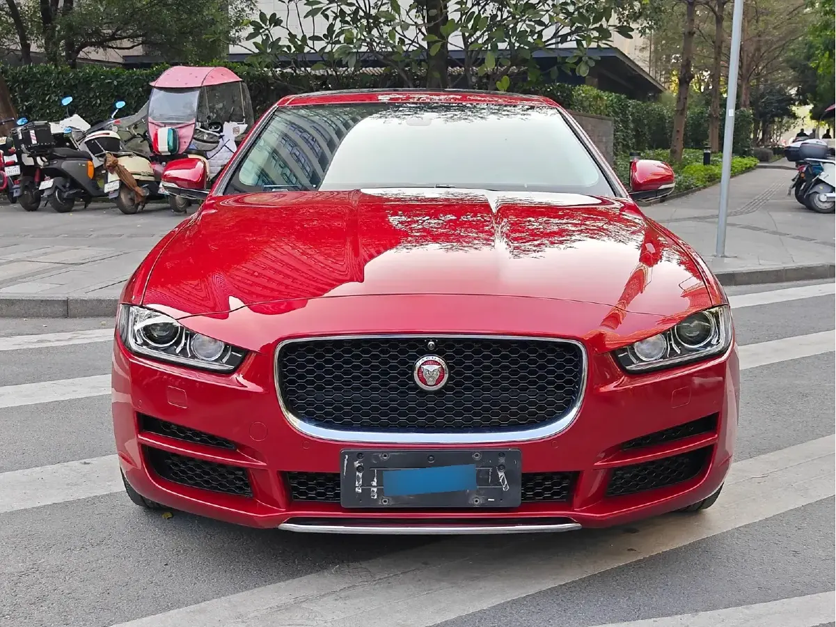 2018 Jaguar XEL 2.0T 200HP L4 8AT