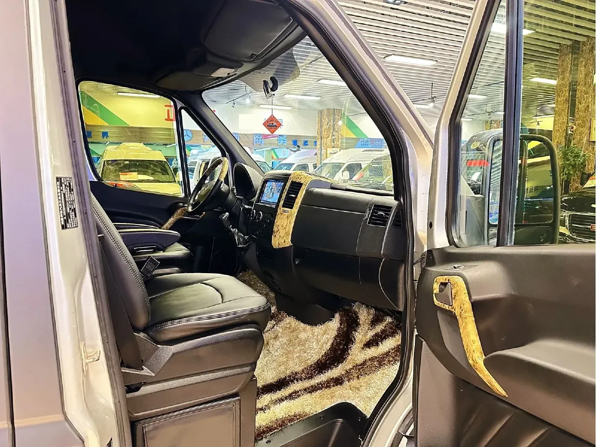 2014 Mercedes-Benz Sprinter 2.1T 150HP L4 6MT,autocango,china used car exporter,china ev exporter,chinese used car exporter,chinese used ev exporter