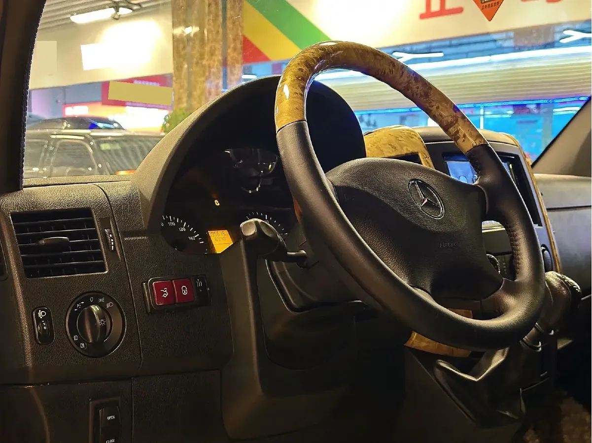 2014 Mercedes-Benz Sprinter 2.1T 150HP L4 6MT,autocango,china used car exporter,china ev exporter,chinese used car exporter,chinese used ev exporter