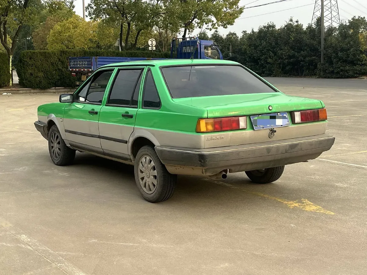 2004 Volkswagen Santana Classic 1.6L 87HP L4 5MT,autocango,china used car exporter,china ev exporter,chinese used car exporter,chinese used ev exporter