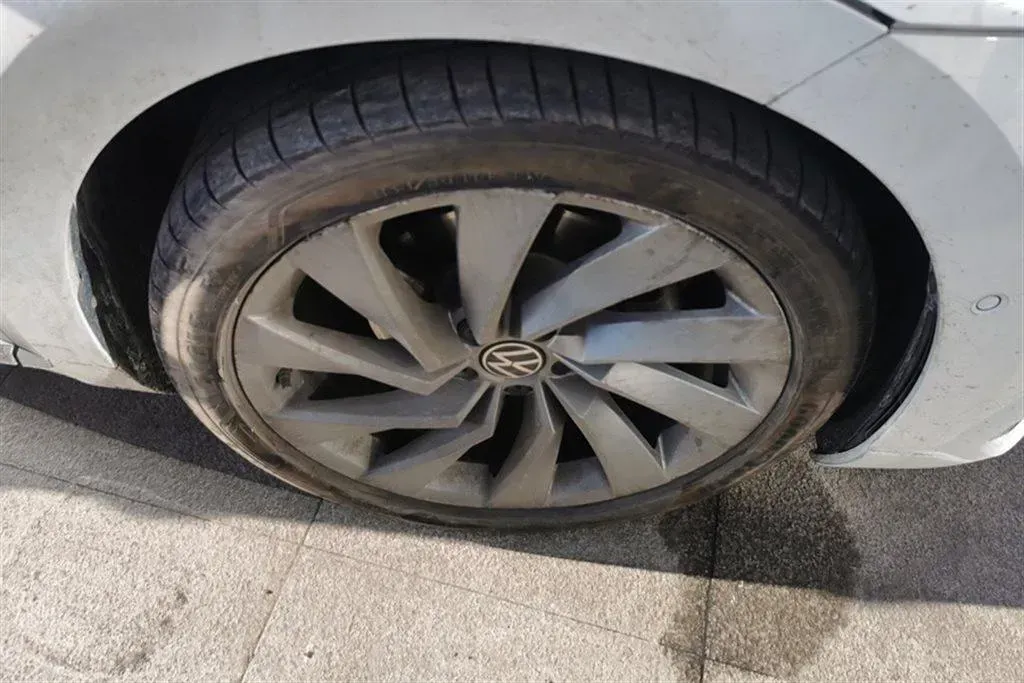 2021 Volkswagen CC 2.0T 220HP L4 7DCT,autocango,china used car exporter,china ev exporter,chinese used car exporter,chinese used ev exporter