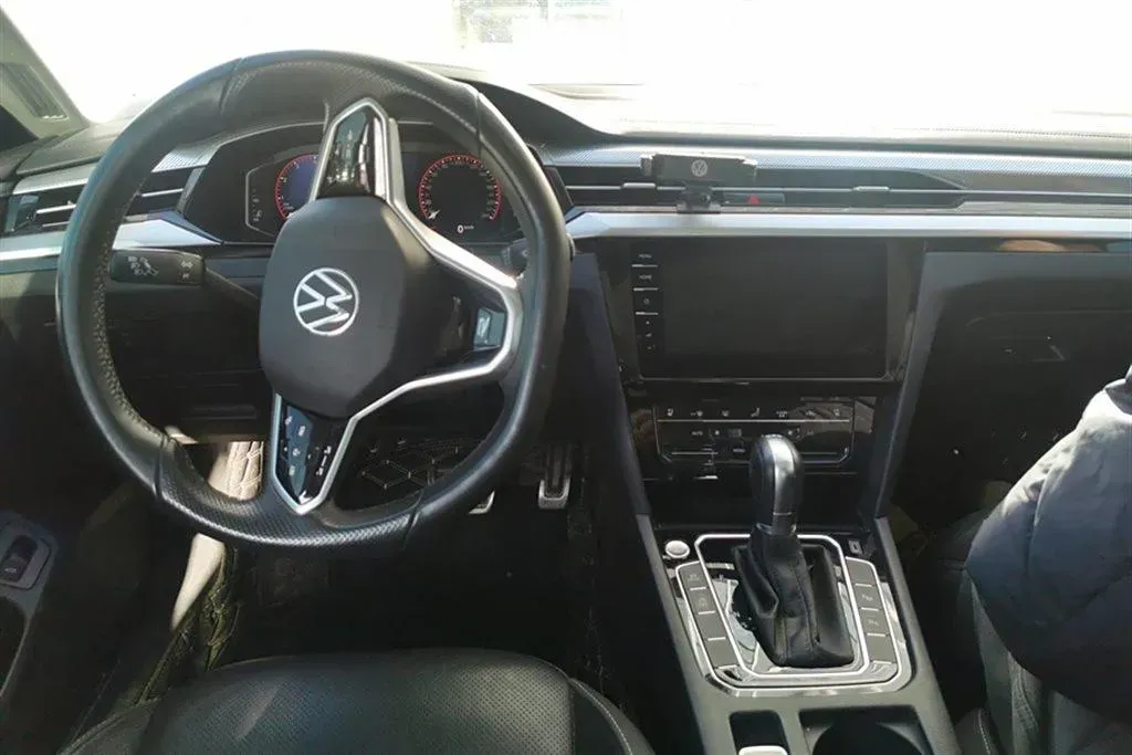 2021 Volkswagen CC 2.0T 220HP L4 7DCT,autocango,china used car exporter,china ev exporter,chinese used car exporter,chinese used ev exporter