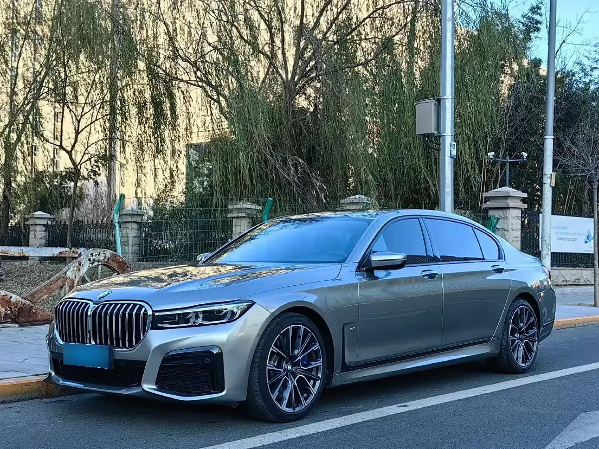 2019 BMW 7 Series 3.0T 340HP L6 8AT