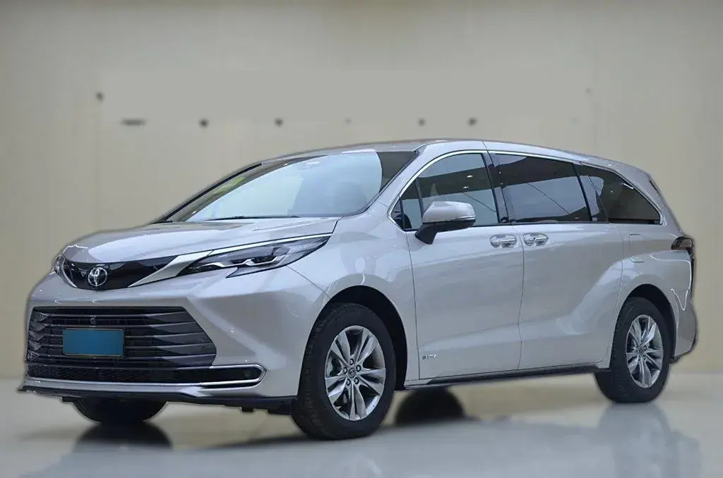 2024 Toyota Sienna 2.5L 189HP L4 E-CVT Hybrid
