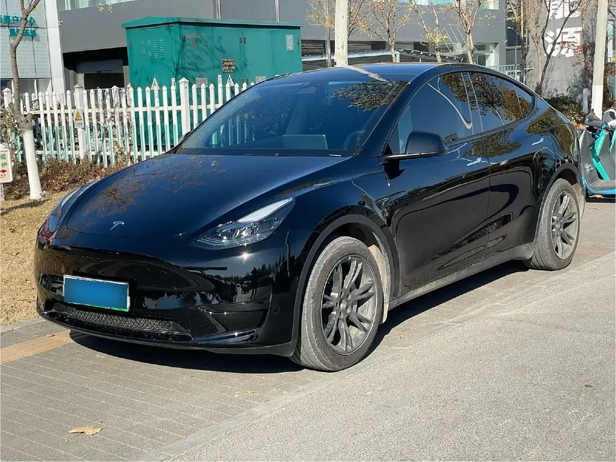 2023 Tesla Model Y BEV 60KWH