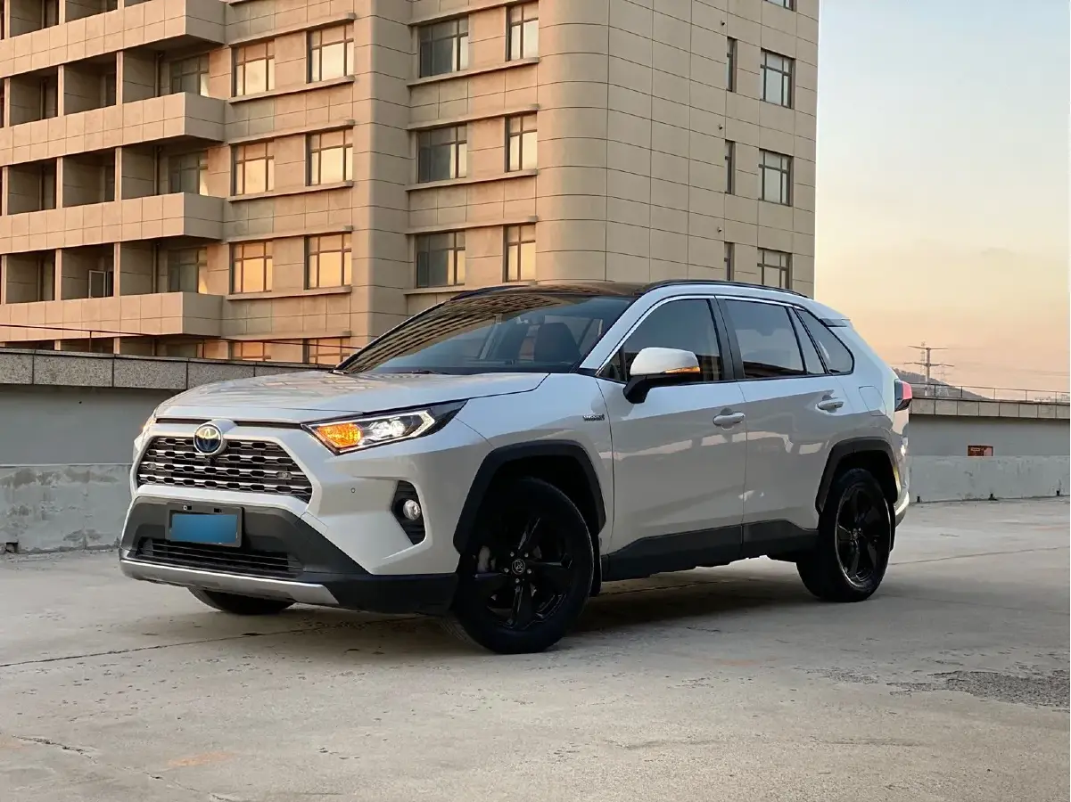 2021 Toyota RAV4 2.5L 178HP L4 E-CVT Hybrid