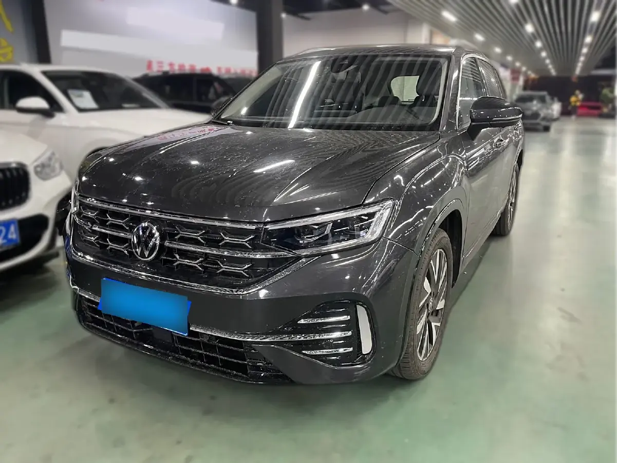 2023 Volkswagen Tayron 2.0T 220HP L4 7DCT