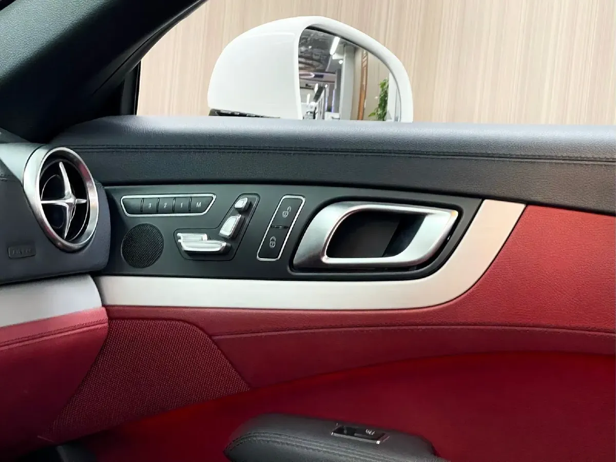 2017 Mercedes-Benz SL Class 3.0T 367HP V6 9AT,autocango,china used car exporter,china ev exporter,chinese used car exporter,chinese used ev exporter