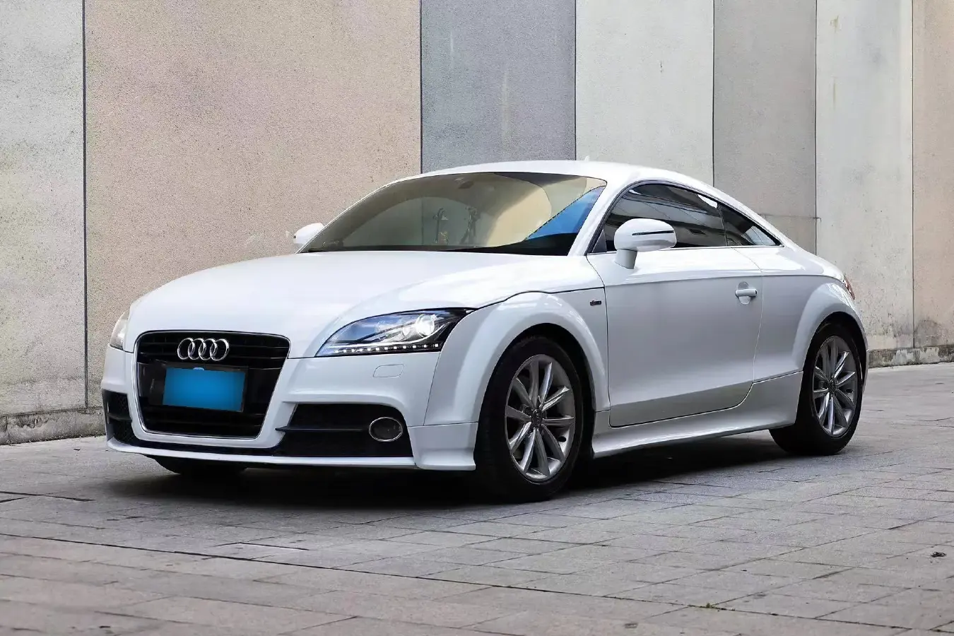 2011 Audi TT 2.0T 211HP L4 6DCT