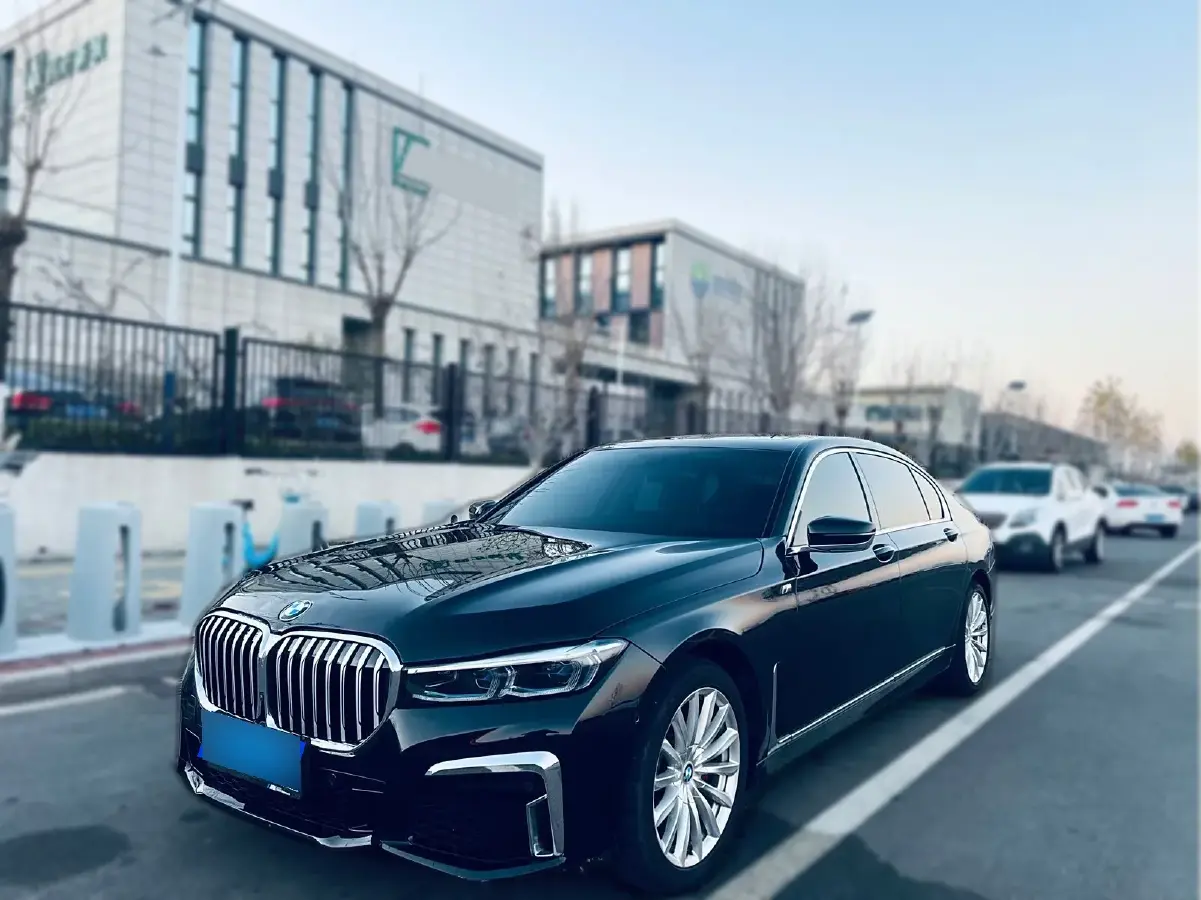 2016 BMW 7 Series 3.0T 326HP L6 8AT