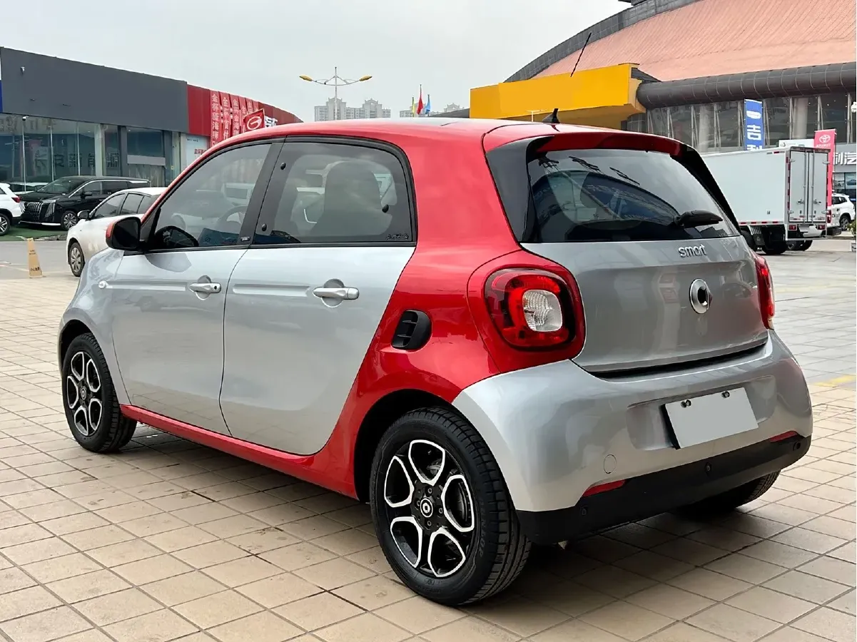 2016 Smart smart forfour 0.9T 90HP L3 6DCT,autocango,china used car exporter,china ev exporter,chinese used car exporter,chinese used ev exporter