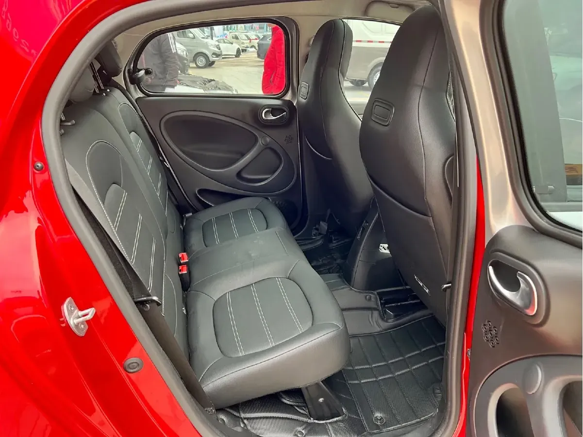 2016 Smart smart forfour 0.9T 90HP L3 6DCT,autocango,china used car exporter,china ev exporter,chinese used car exporter,chinese used ev exporter