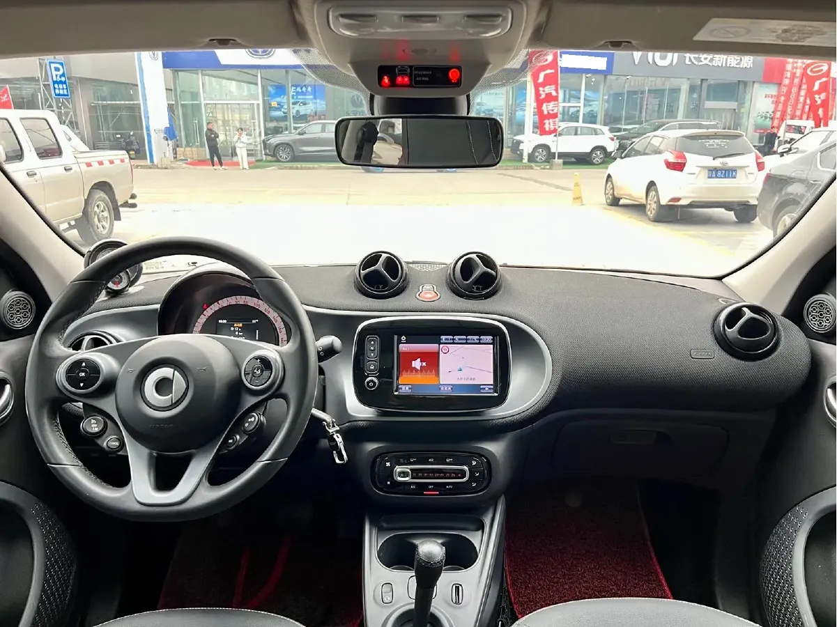 2016 Smart smart forfour 0.9T 90HP L3 6DCT,autocango,china used car exporter,china ev exporter,chinese used car exporter,chinese used ev exporter
