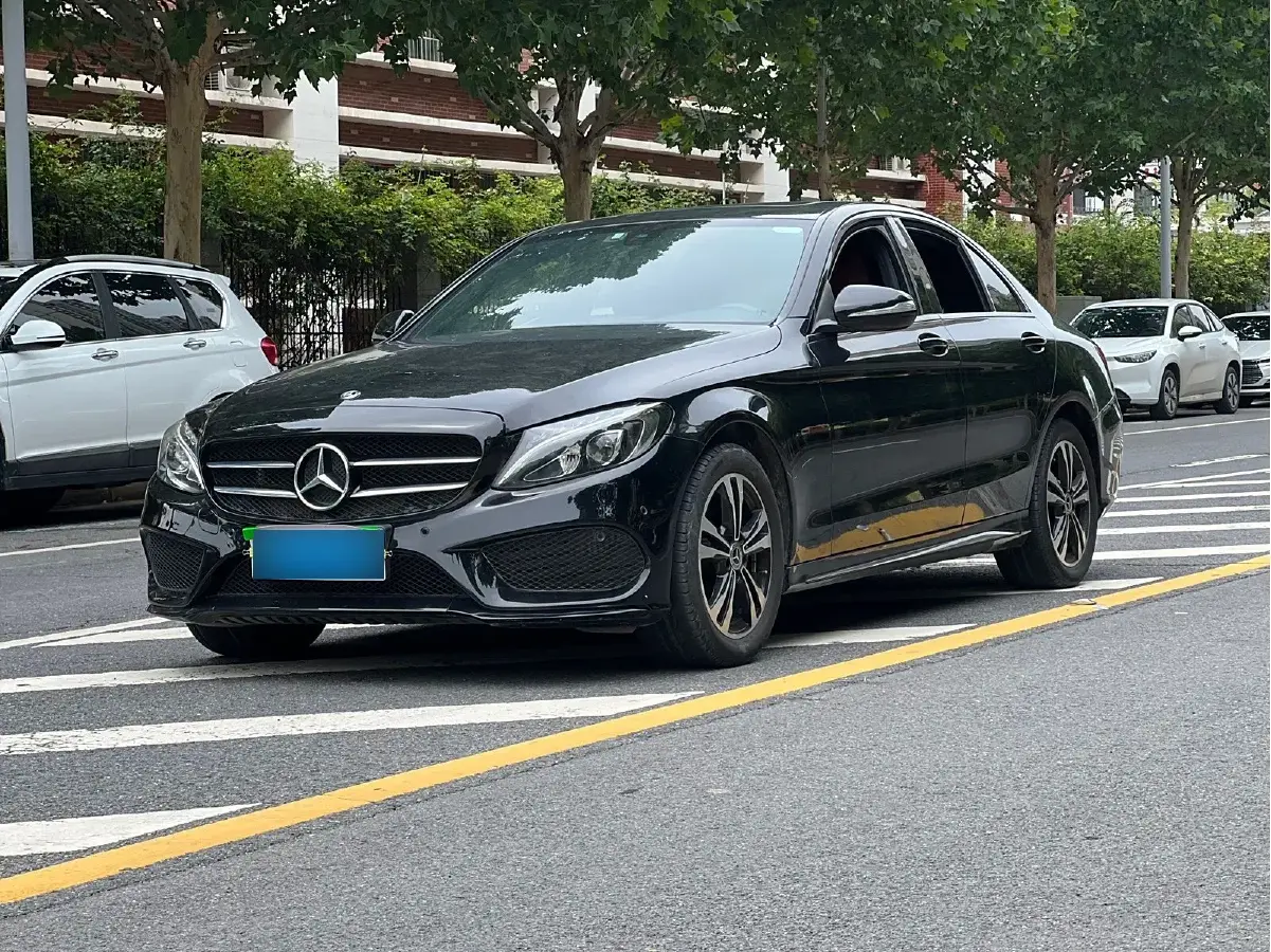 2018 Mercedes-Benz C Class 2.0T 184HP L4 9AT