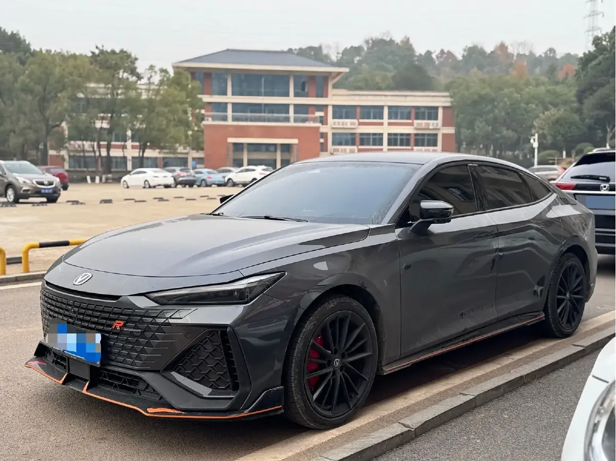 2024 ChangAn UNI-V 2.0T 233HP L4 8AT