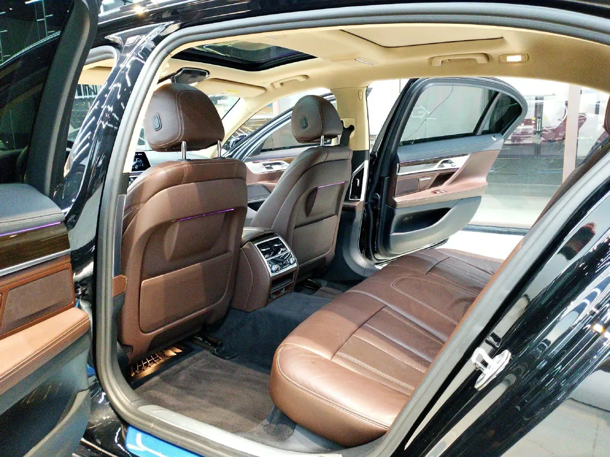 2018 BMW 7 Series 2.0T 258HP L4 8AT,autocango,china used car exporter,china ev exporter,chinese used car exporter,chinese used ev exporter