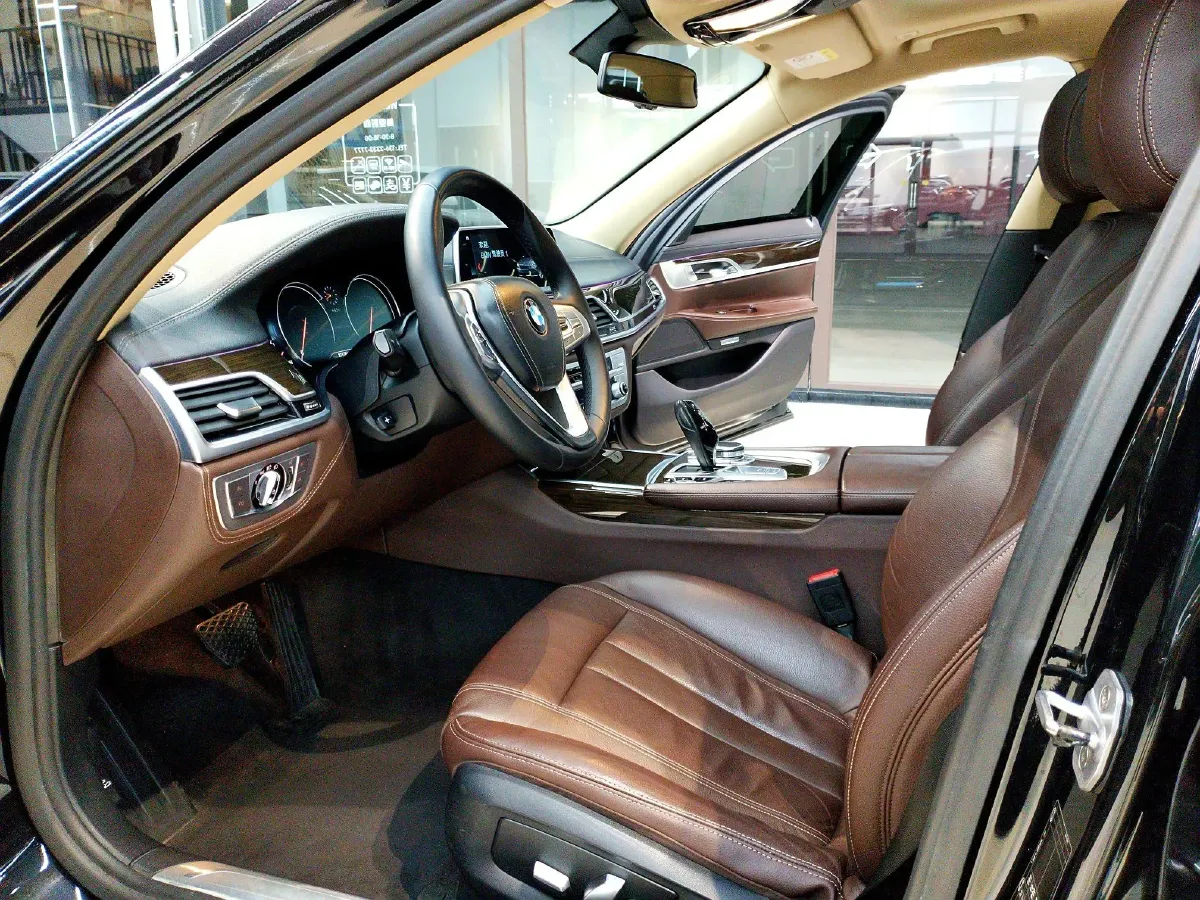 2018 BMW 7 Series 2.0T 258HP L4 8AT,autocango,china used car exporter,china ev exporter,chinese used car exporter,chinese used ev exporter