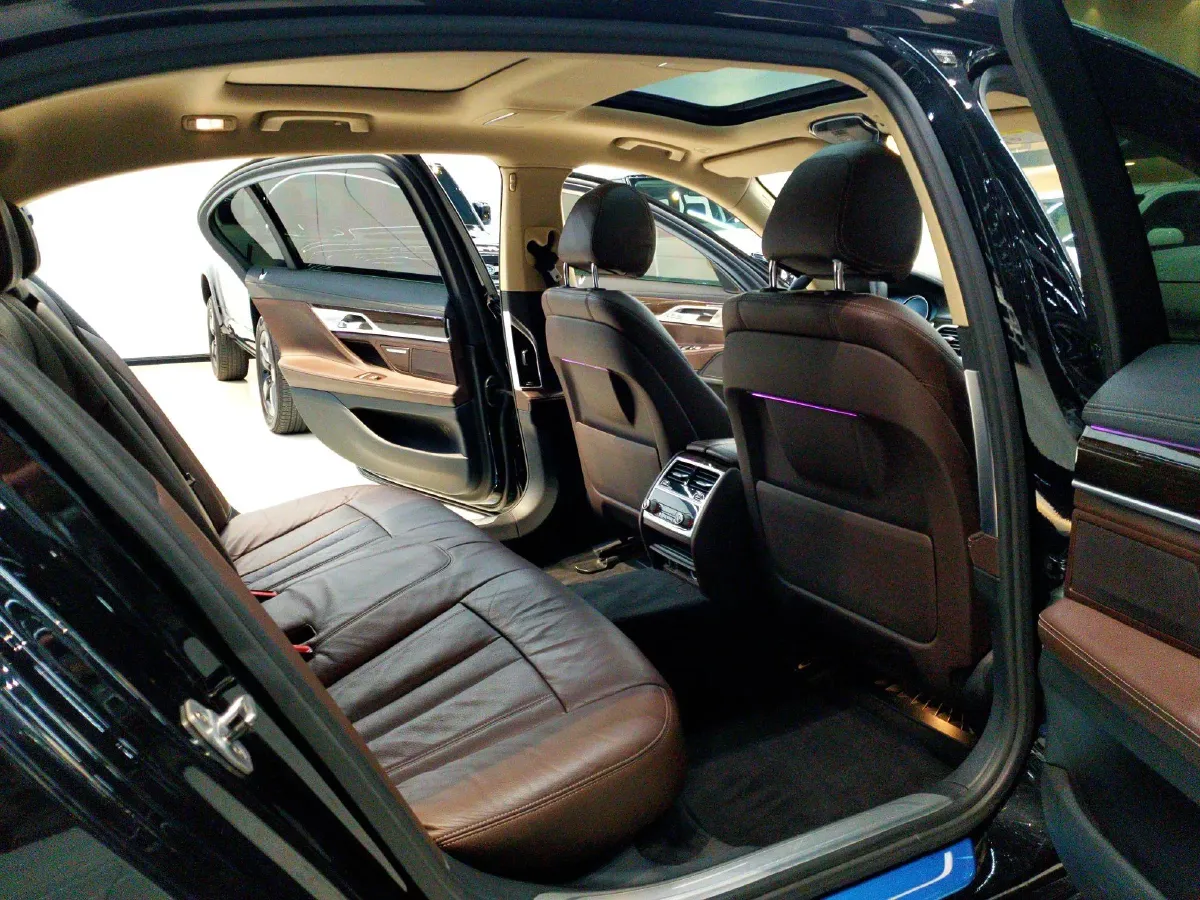 2018 BMW 7 Series 2.0T 258HP L4 8AT,autocango,china used car exporter,china ev exporter,chinese used car exporter,chinese used ev exporter