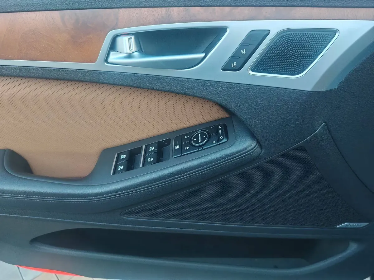 2015 Hyundai Cenesis 3.0L 257HP V6 8AT,autocango,china used car exporter,china ev exporter,chinese used car exporter,chinese used ev exporter