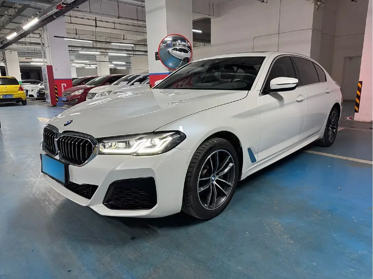 2022 BMW 5 Series 2.0T 184HP L4 8AT