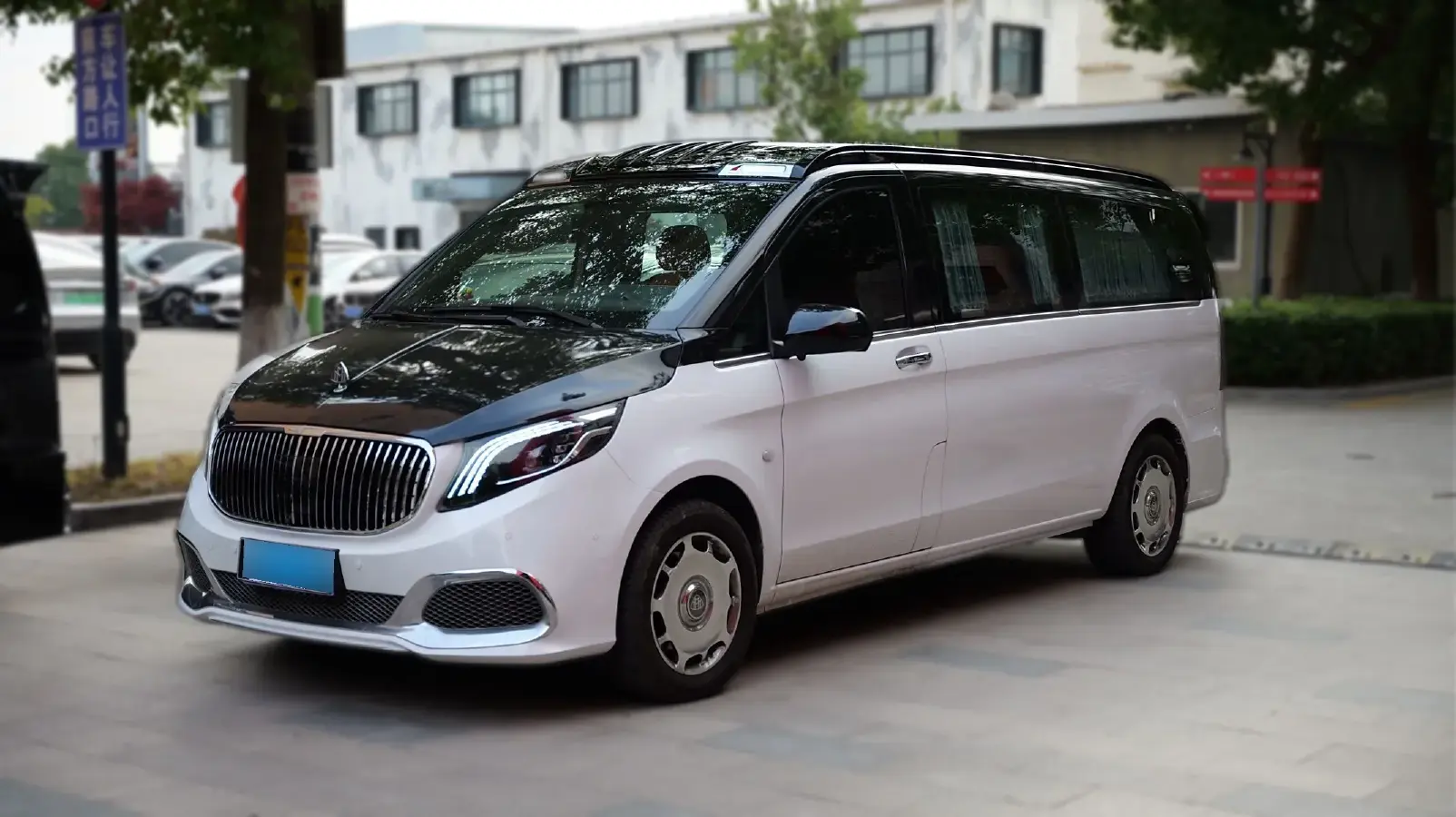 2023 Mercedes-Benz Vito 2.0T 211HP L4 9AT