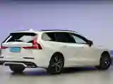 2022 Volvo V60 2.0T 250HP L4 8AT