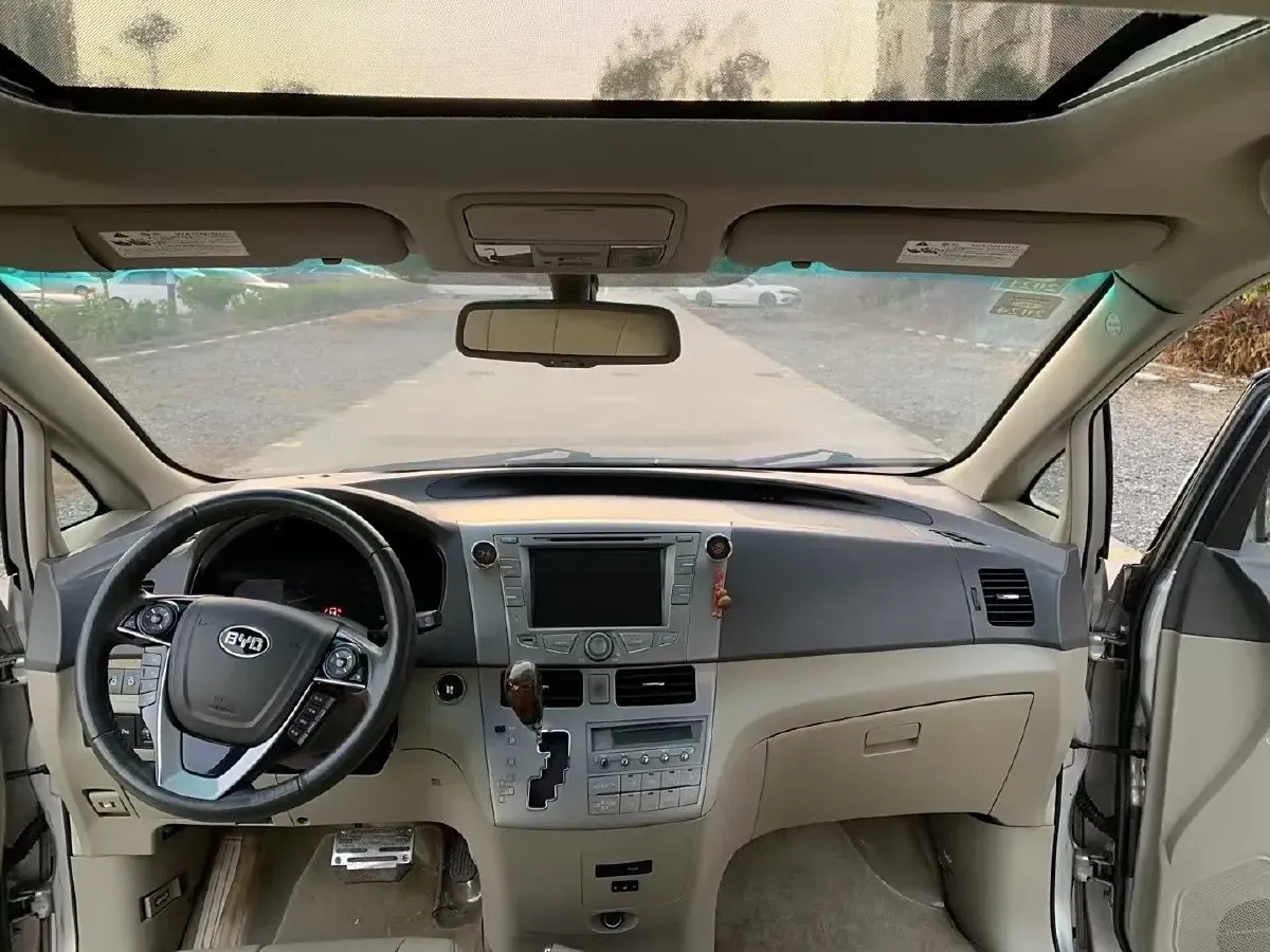 2013 BYD M6 2.4L 160HP L4 4AT,autocango,china used car exporter,china ev exporter,chinese used car exporter,chinese used ev exporter