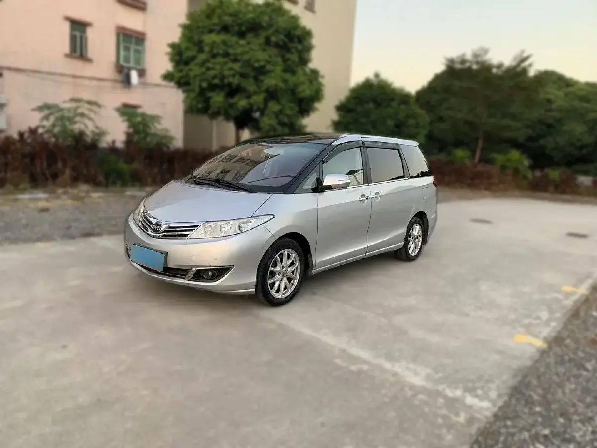 2013 BYD M6 2.4L 160HP L4 4AT