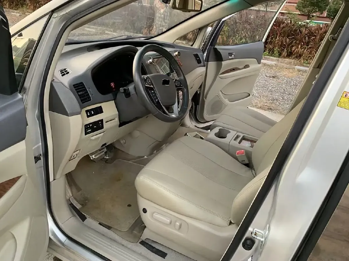 2013 BYD M6 2.4L 160HP L4 4AT,autocango,china used car exporter,china ev exporter,chinese used car exporter,chinese used ev exporter