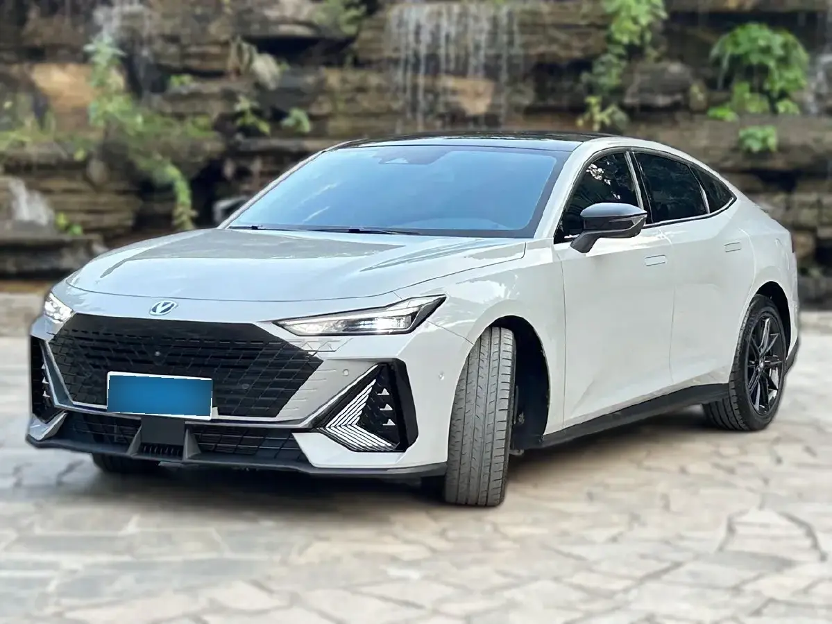 2022 ChangAn UNI-V 1.5T 188HP L4 7DCT