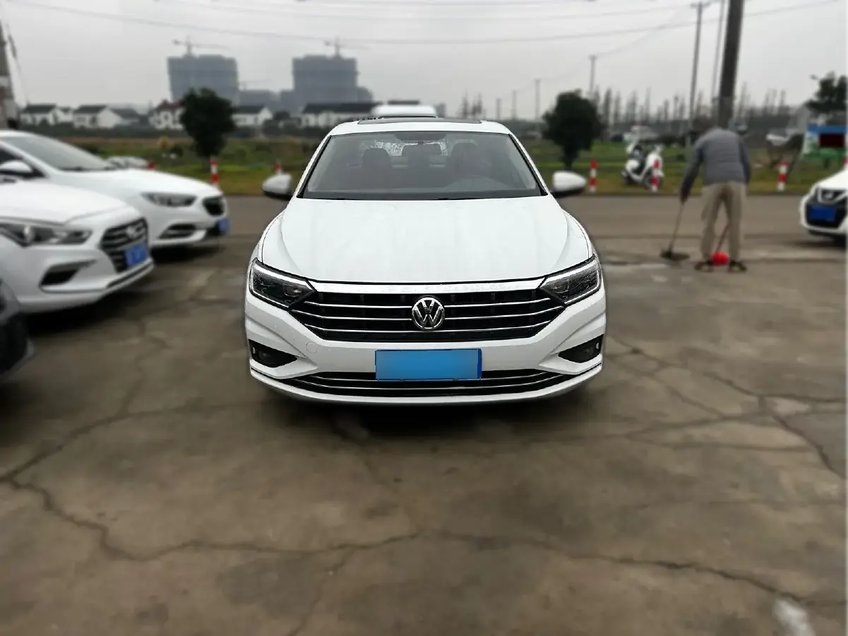 2020 Volkswagen Sagitar 1.4T 150HP L4 7DCT