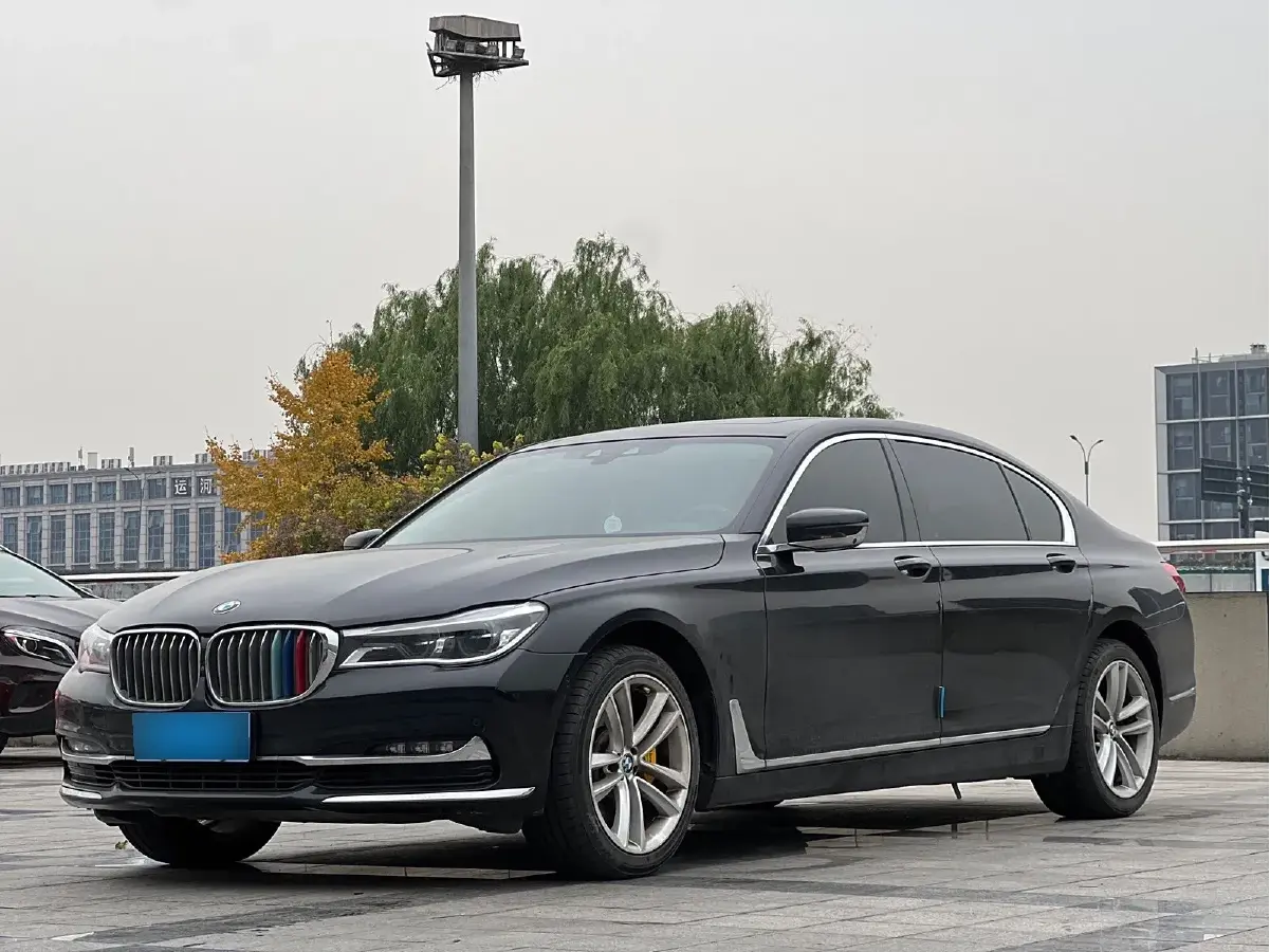 2018 BMW 7 Series 2.0T 258HP L4 8AT