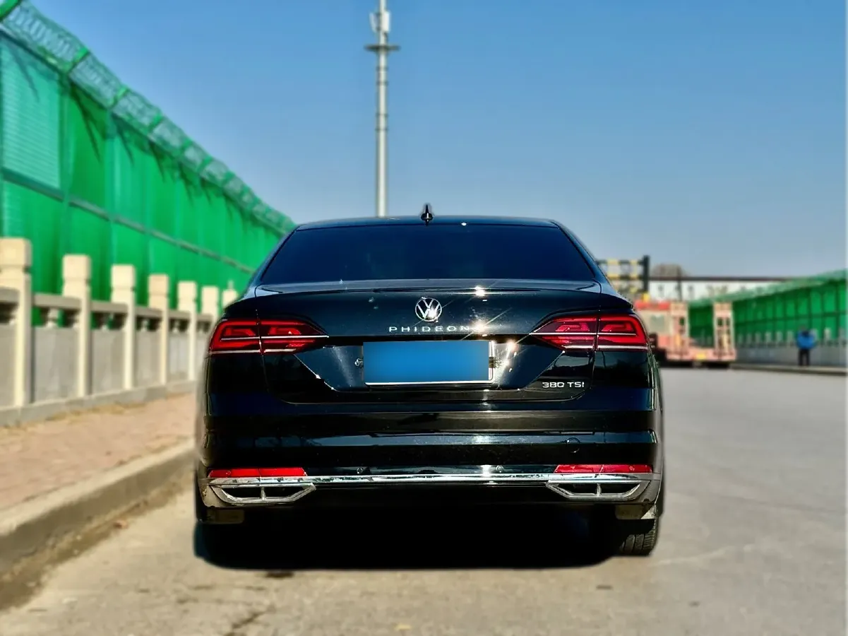 2021 Volkswagen Phideon 2.0T 224HP L4 7DCT,autocango,china used car exporter,china ev exporter,chinese used car exporter,chinese used ev exporter
