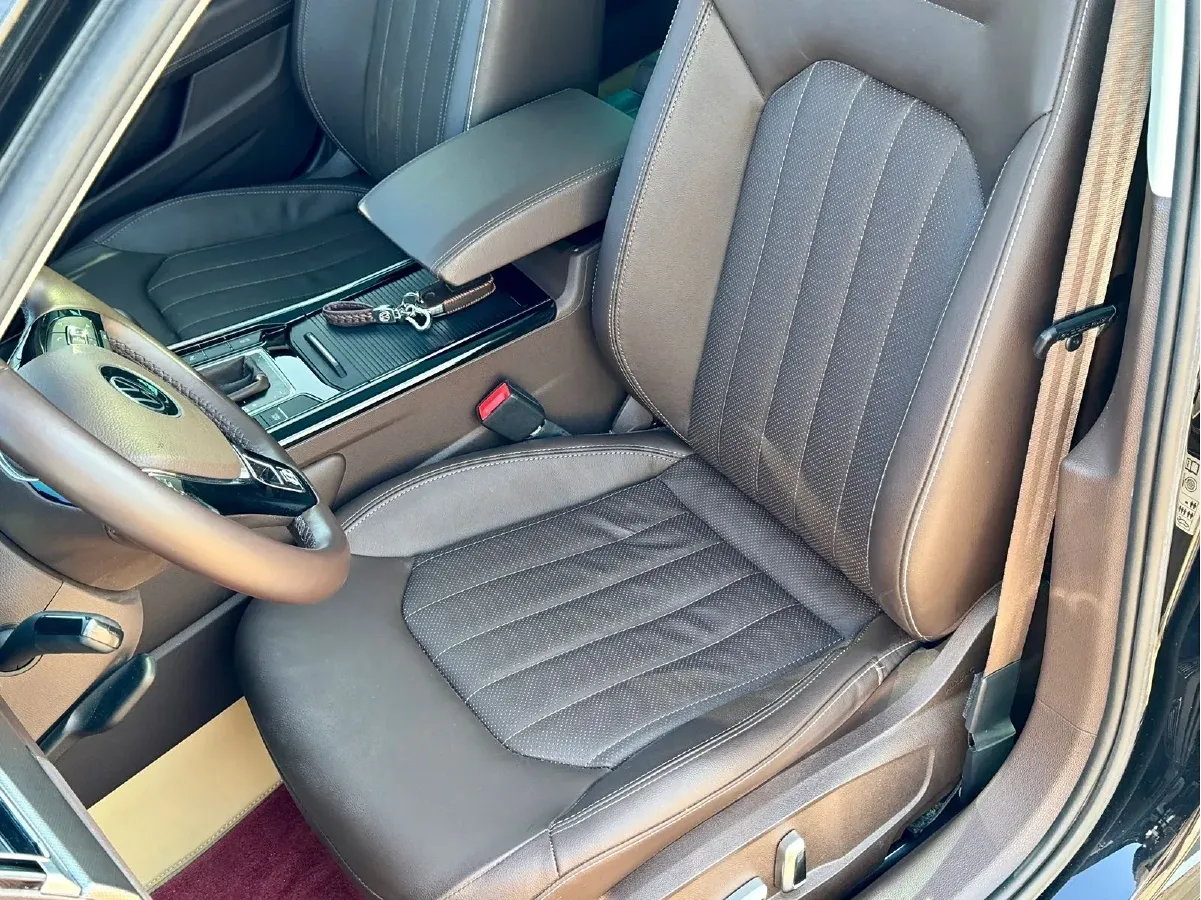 2021 Volkswagen Phideon 2.0T 224HP L4 7DCT,autocango,china used car exporter,china ev exporter,chinese used car exporter,chinese used ev exporter