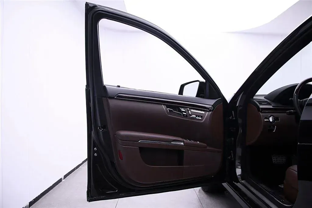 2013 Brabus S Class 3.5L 306HP V6 7AT,autocango,china used car exporter,china ev exporter,chinese used car exporter,chinese used ev exporter