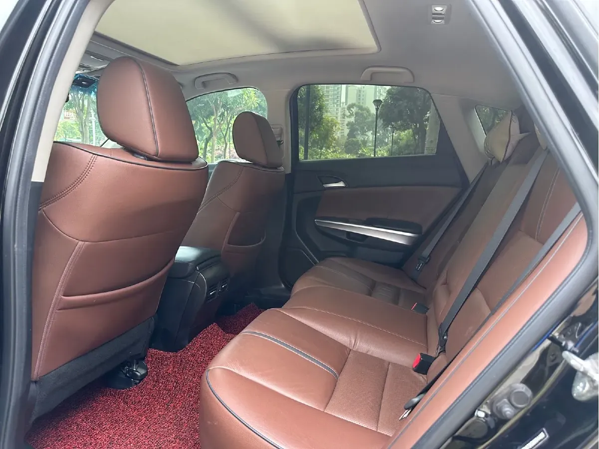 2016 Honda Crosstour 2.4L 197HP L4 5AT,autocango,china used car exporter,china ev exporter,chinese used car exporter,chinese used ev exporter