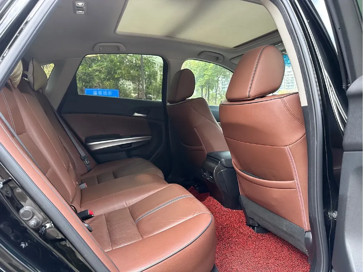 2016 Honda Crosstour 2.4L 197HP L4 5AT,autocango,china used car exporter,china ev exporter,chinese used car exporter,chinese used ev exporter