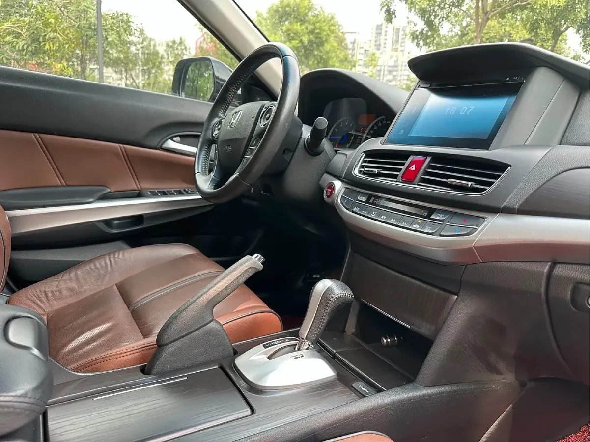 2016 Honda Crosstour 2.4L 197HP L4 5AT,autocango,china used car exporter,china ev exporter,chinese used car exporter,chinese used ev exporter